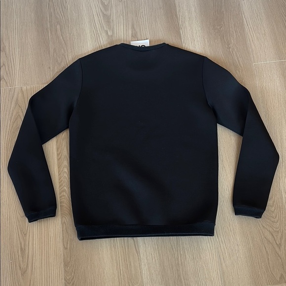 Ch. Caroline Herrera Sleek Black Puff Casual Sweater - Picture 5 of 7